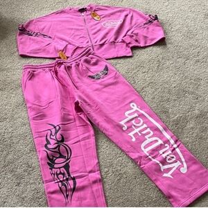 Von Dutch Pink Set with Graphic Design